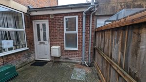 Private Entrance- click for photo gallery